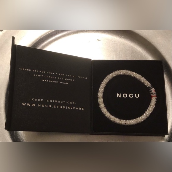 ๐ค๐ค Lotus Sky Sparkly Snowman Himalayan Bracelet ๐ค๐ค - Picture 2 of 5